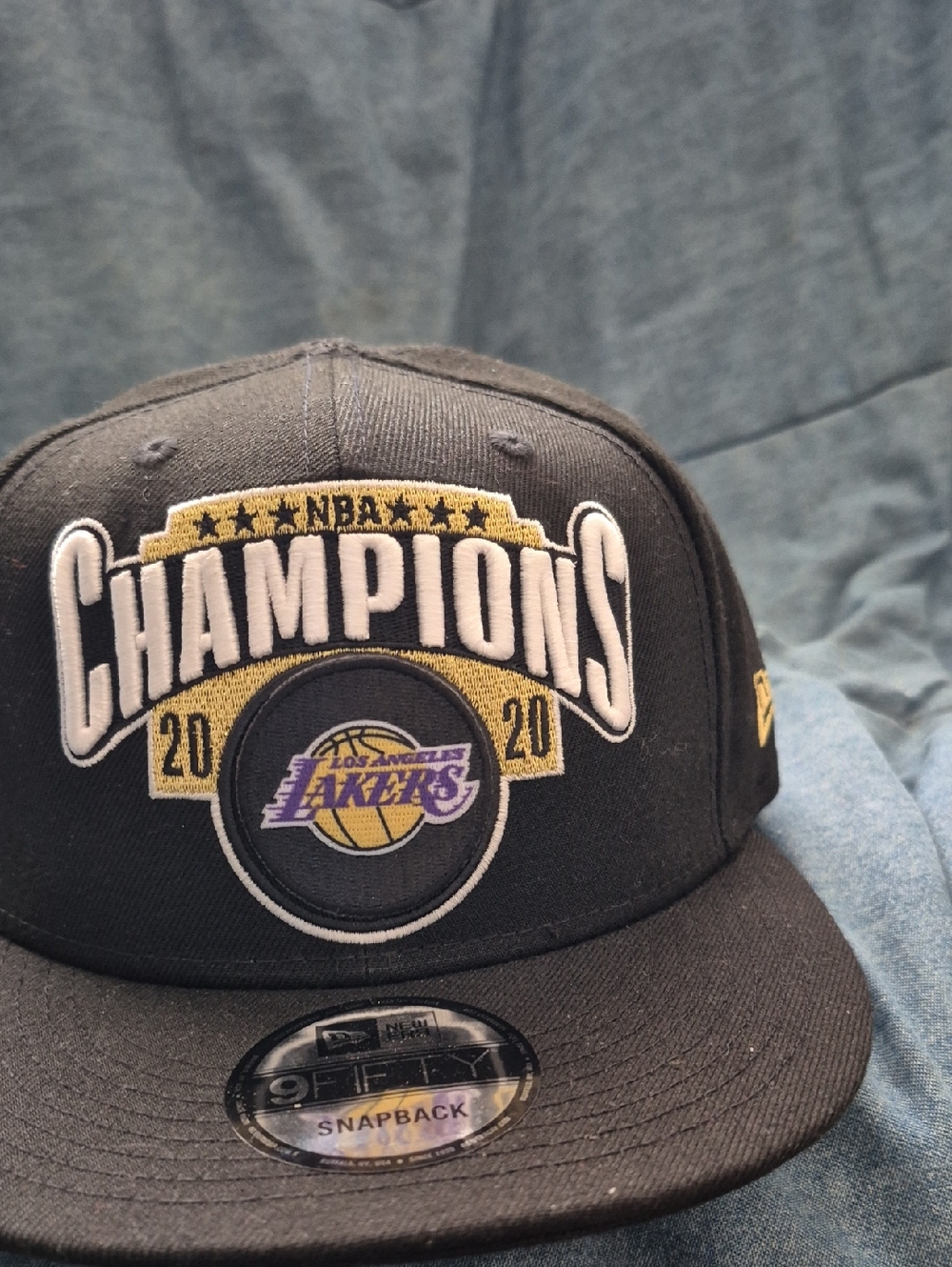 New Era Los Angeles Lakers Black & Gold Champions Snapback